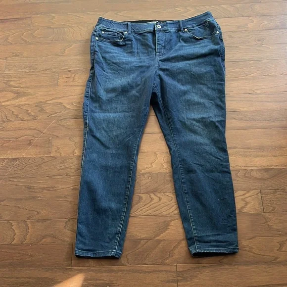 Torrid Bombshell Skinny Jeans - Picture 2 of 8